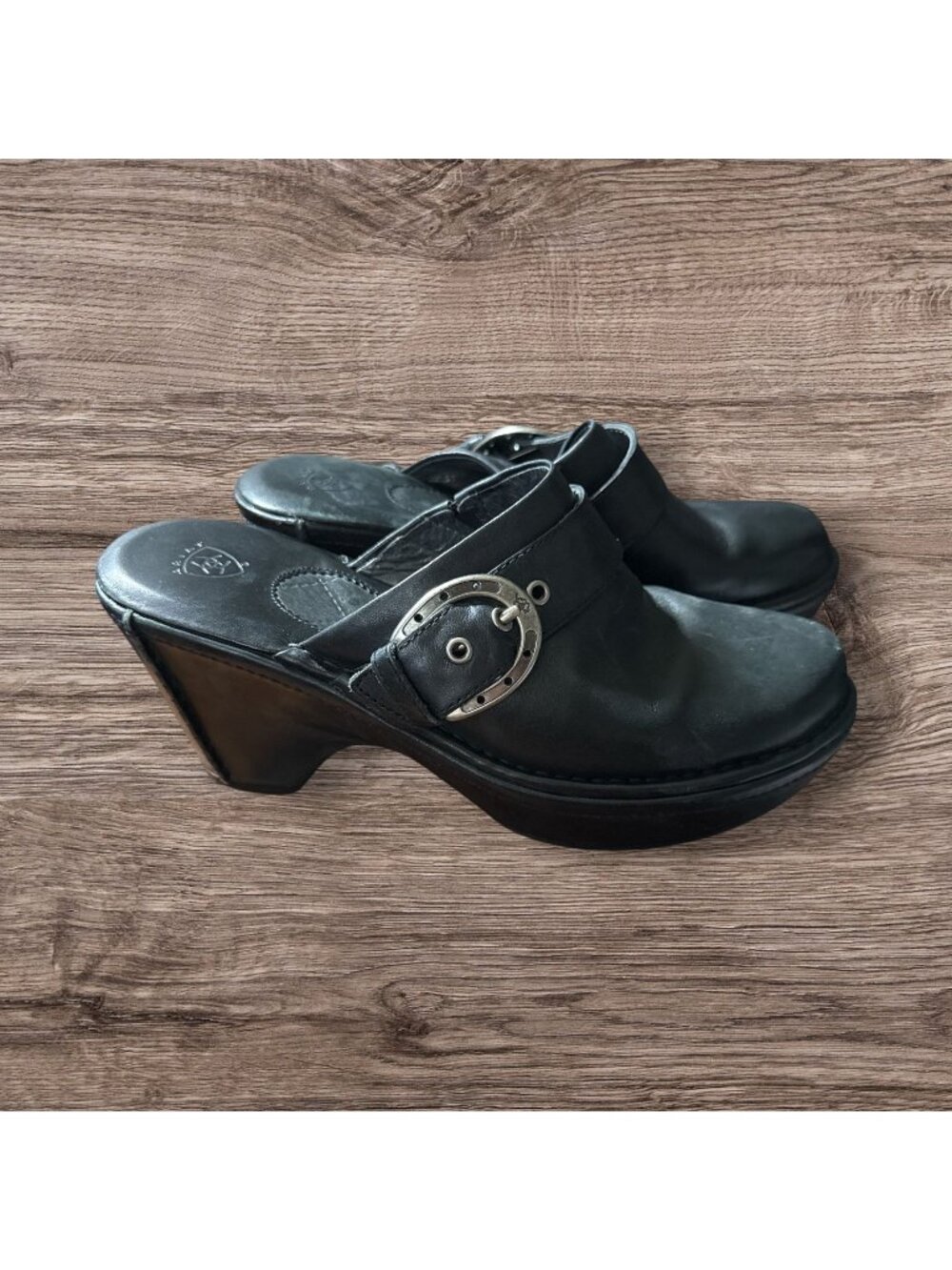 Ariat Women's Size 8.5 B Black Leather Horseshoe Buckle Western Clog Mule 3.5" H